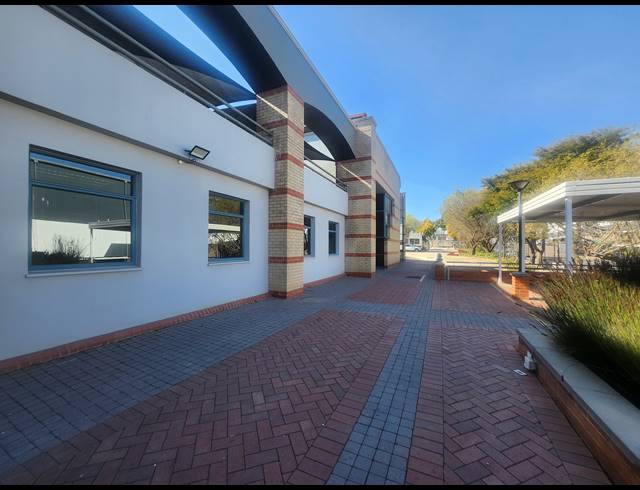 11,924M² WAREHOUSE TO LET IN HALFWAY GARDENS